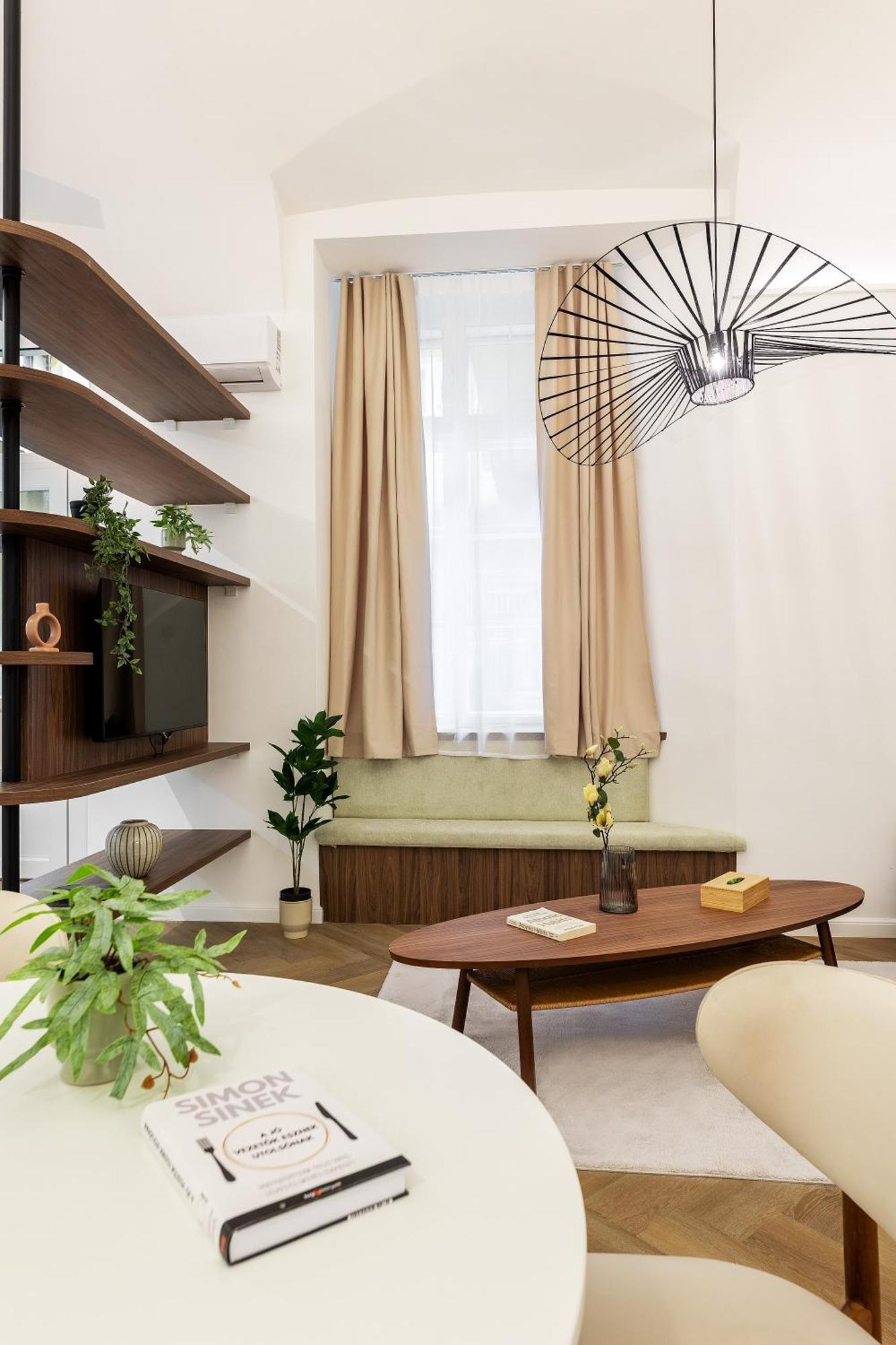 The Modernist Vasvari 6 * Budapeste